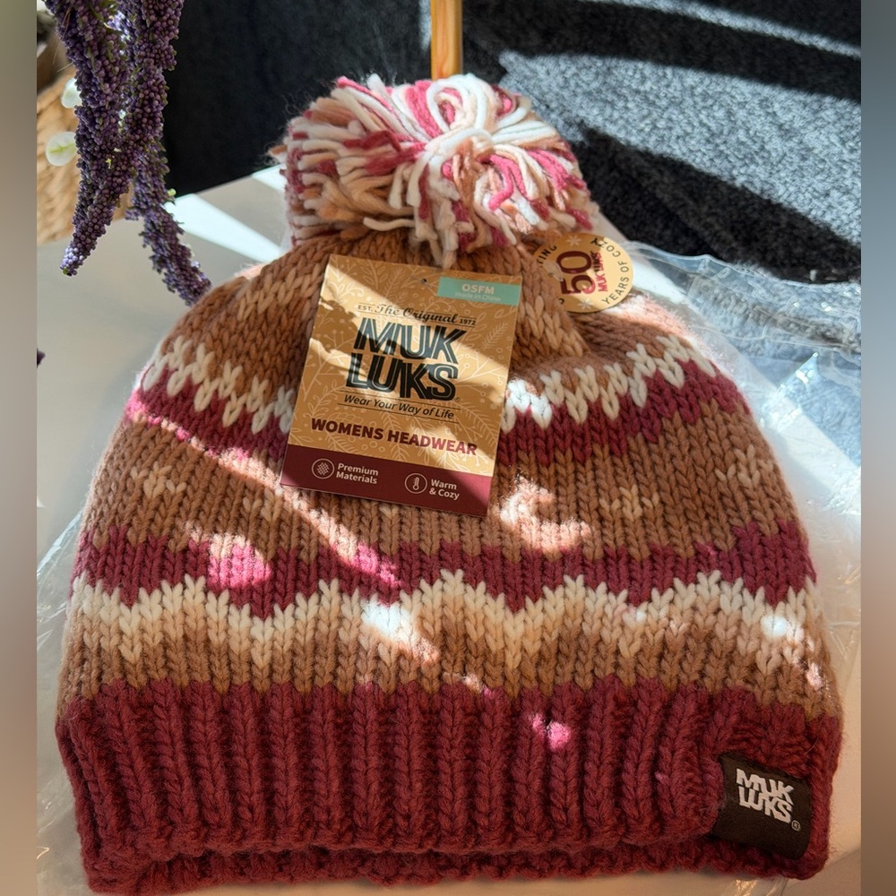 MUK LUKS Knit Cuff Pom Pom Beanie - Picture 10 of 16
